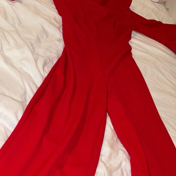 DKNY Women’s Red Flutter Sleeve Neck Cropped Belted Ju mpsuit Size 2 Small - Picture 6 of 9